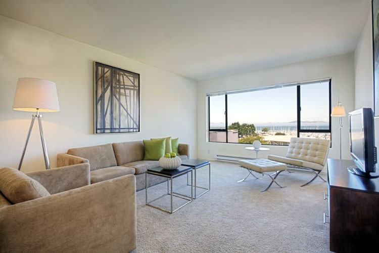 1550 Bay St - Photo 3 of 7