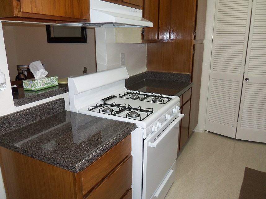 14145 Calvert St - Photo 3 of 5