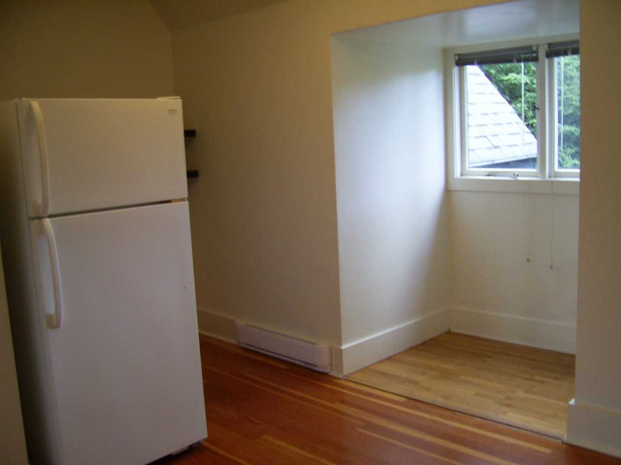 811 St Charles St #5 - Photo 3 of 7