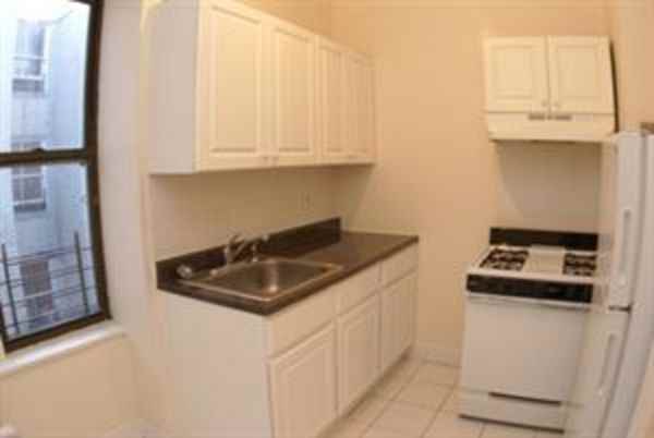 2065 Anthony Ave 2 - Photo 2 of 4