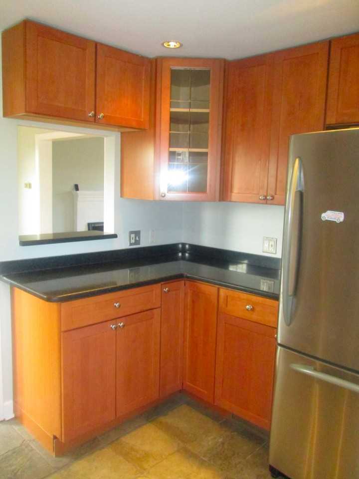 937 N Madison St - Photo 3 of 19