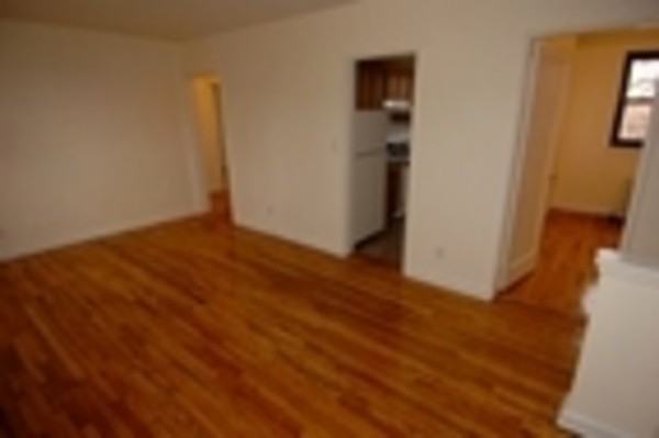 152 Clinton Ave - Photo 3 of 4