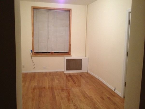 278 Kingsland Ave #1R - Photo 3 of 9