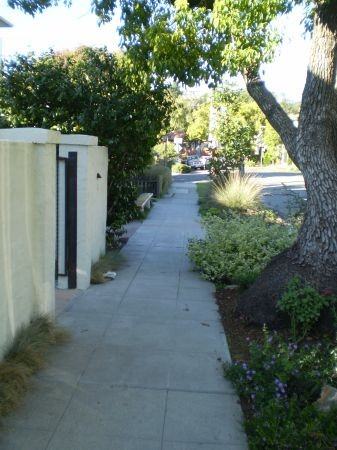 520 Colusa Ave - Photo 3 of 8