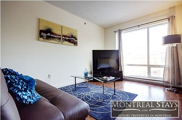 1011 Rue de Bleury - Photo 2 of 8