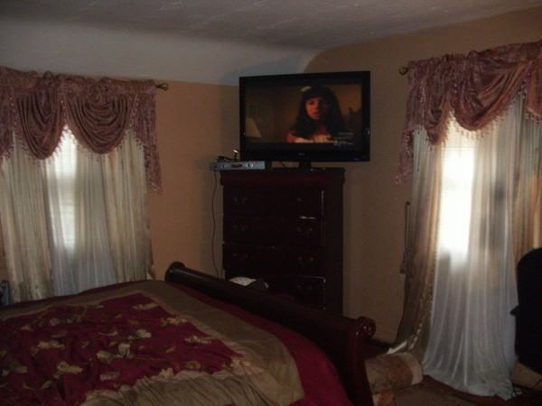 31 Clarendon Rd - Photo 2 of 4