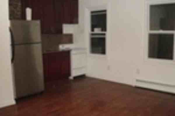 140 N 9th Ave #2R - Photo 2 of 5