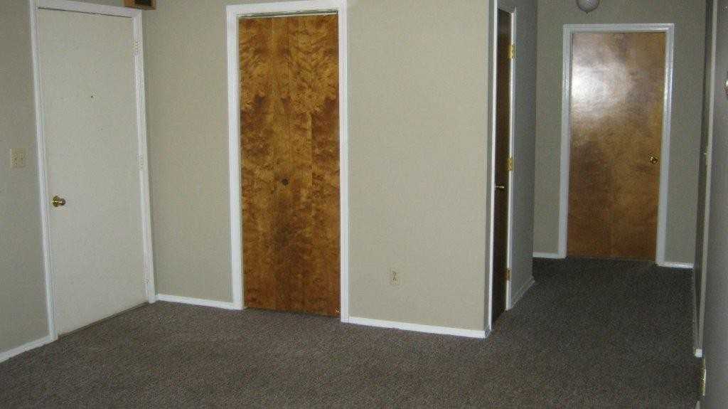 46131 N Lakeshore Dr - Photo 2 of 4