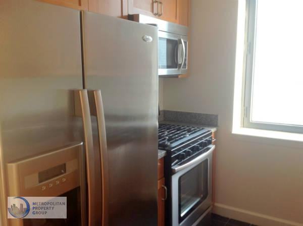 256 W 46th St - Photo 2 of 3