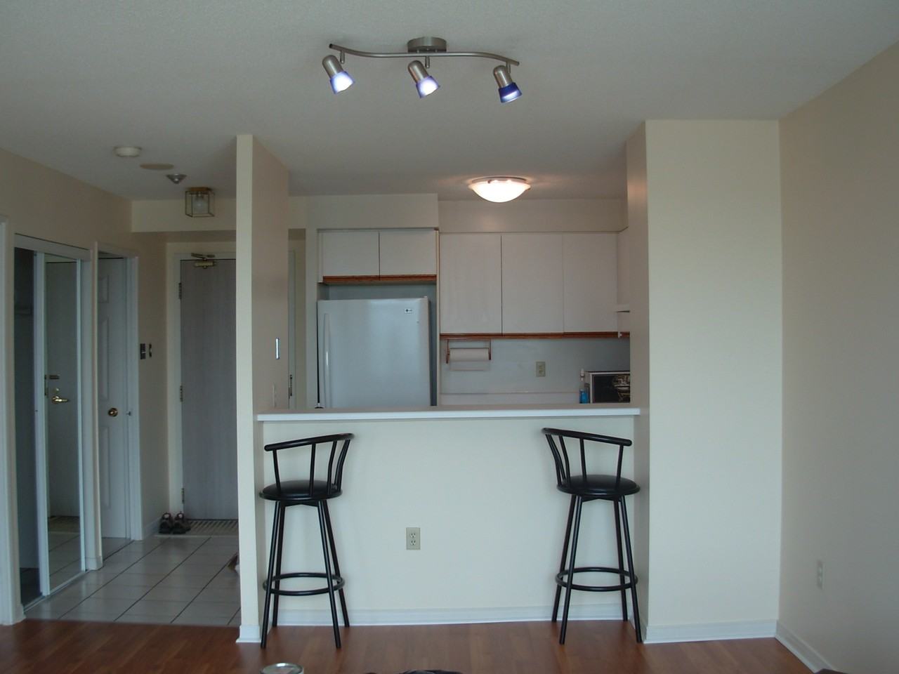 1305 Burnhamthorpe Rd W - Photo 3 of 5