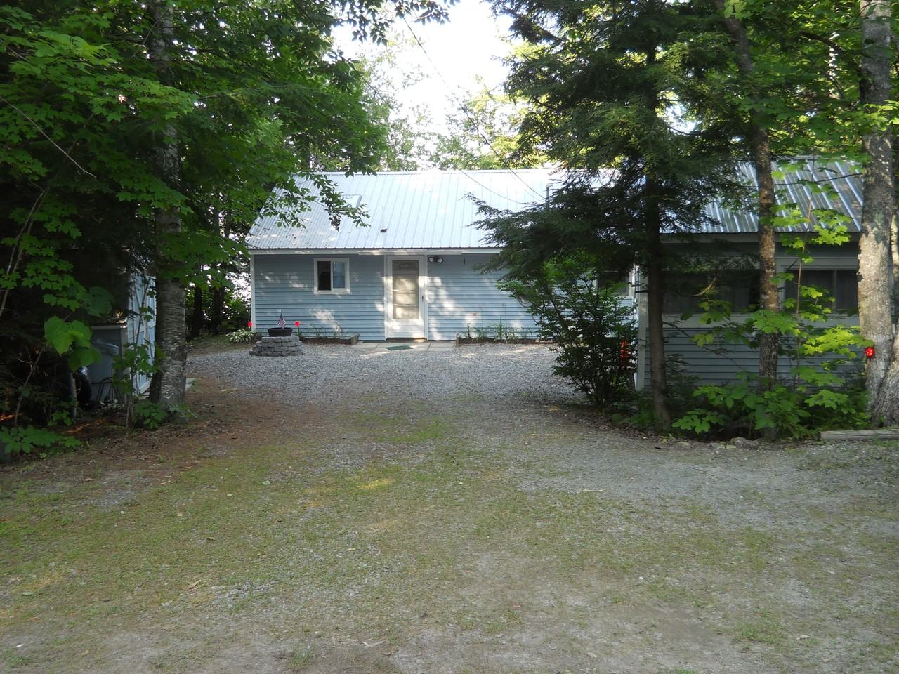 6 Malcolm Ln - Photo 3 of 15