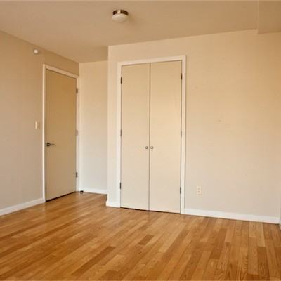 224 Montrose Ave - Photo 2 of 5