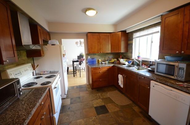 1194 Ottaburn Rd - Photo 2 of 10