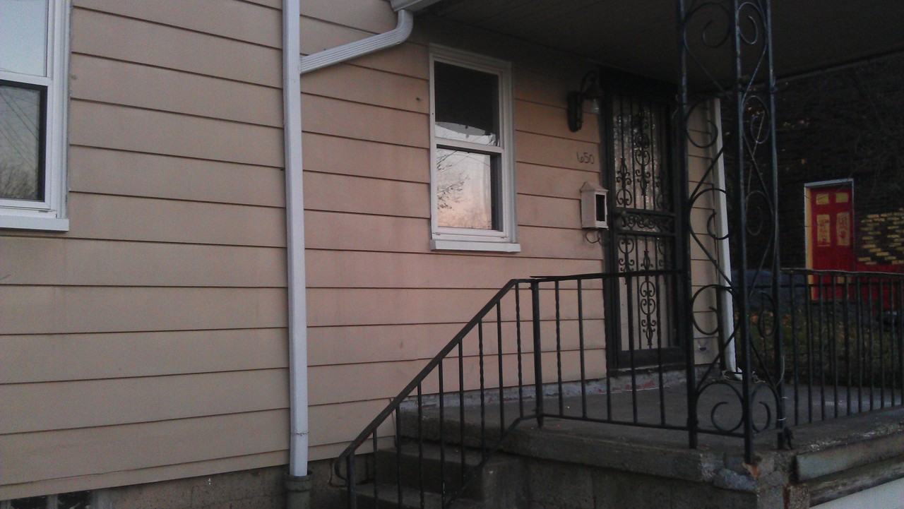 650 Singer Pl - Photo 2 of 13