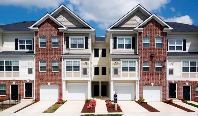 10275 Dorchester Pl - Photo 3 of 6