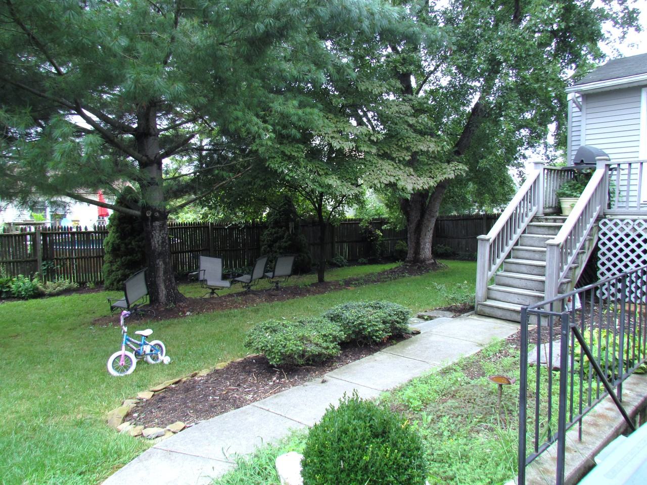 1190 Avondale Ct - Photo 2 of 6