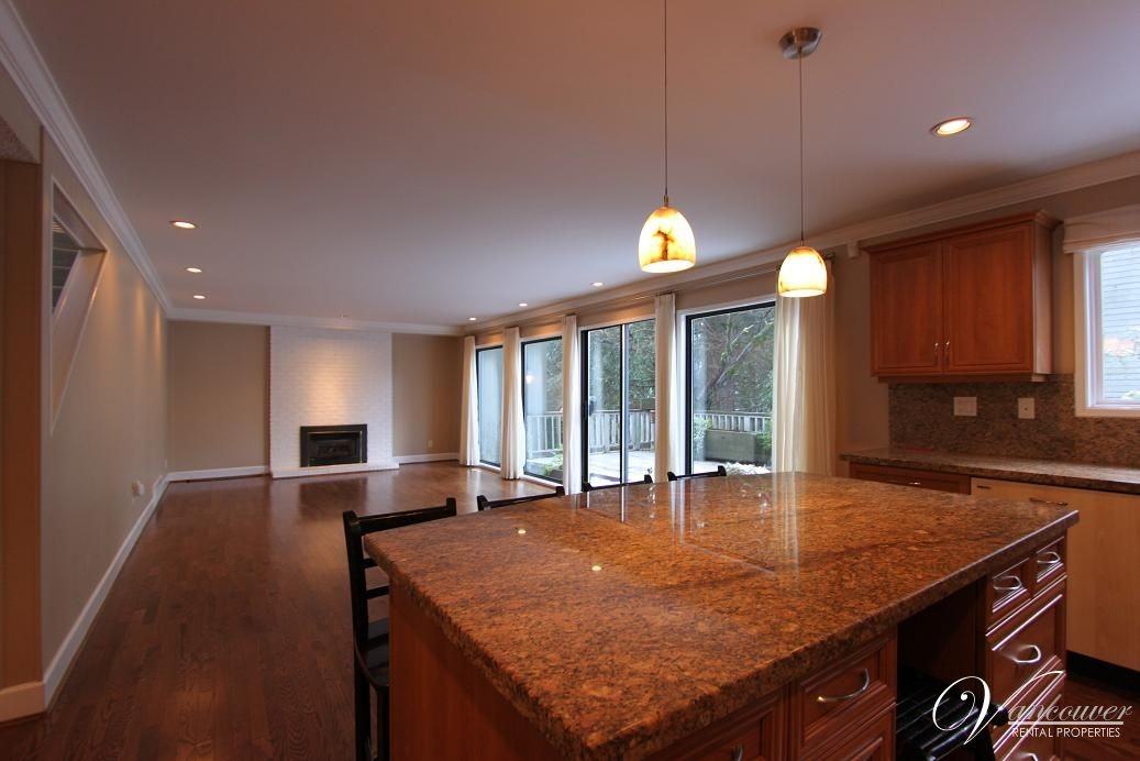 1051 Heritage Blvd - Photo 2 of 15