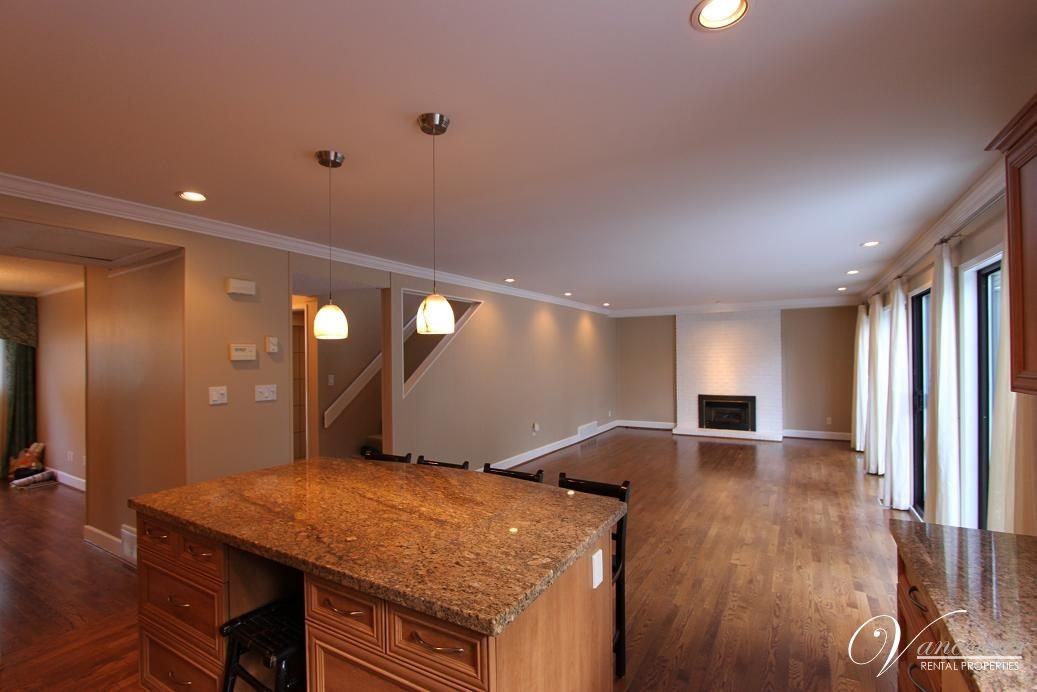 1051 Heritage Blvd - Photo 3 of 15