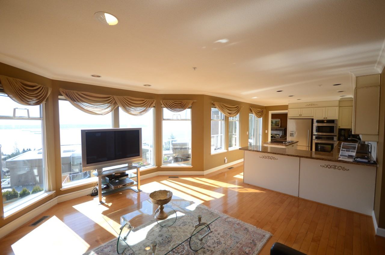 2118 Chippendale Rd - Photo 2 of 8