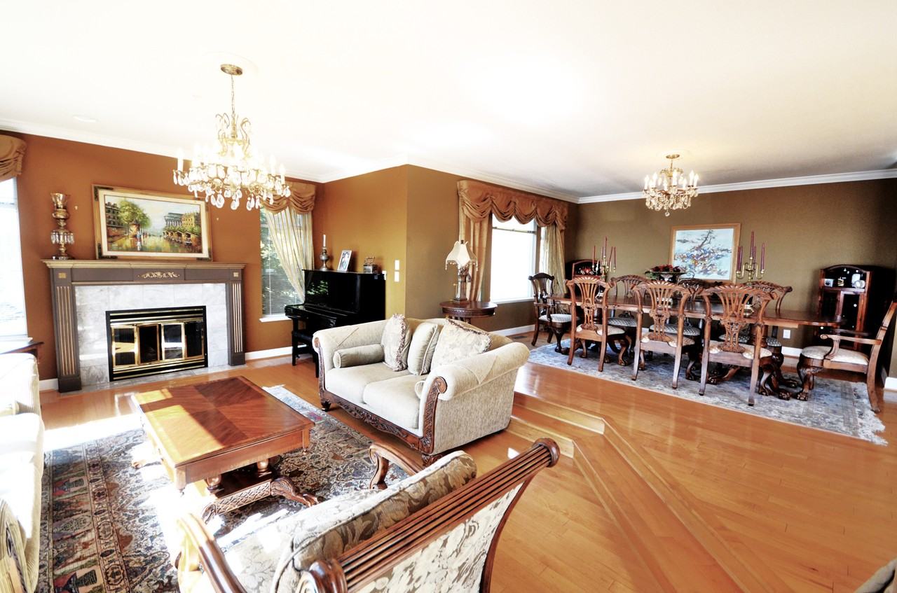 2118 Chippendale Rd - Photo 3 of 8