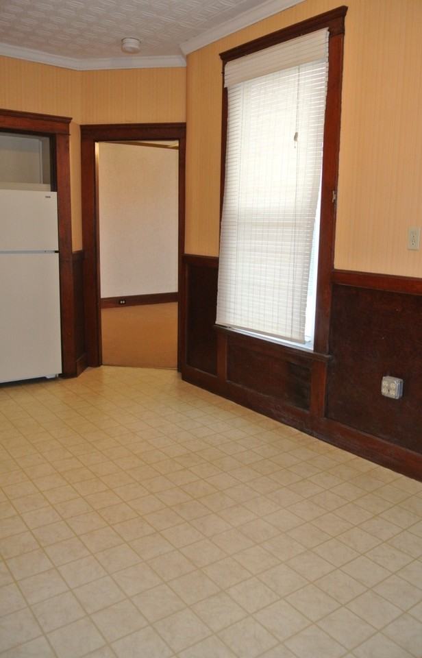 113 Carrington Ave #2 - Photo 2 of 7