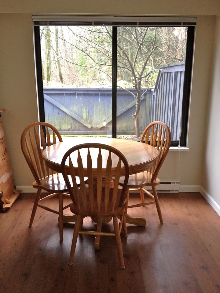 8208 Amberwood Pl - Photo 3 of 9