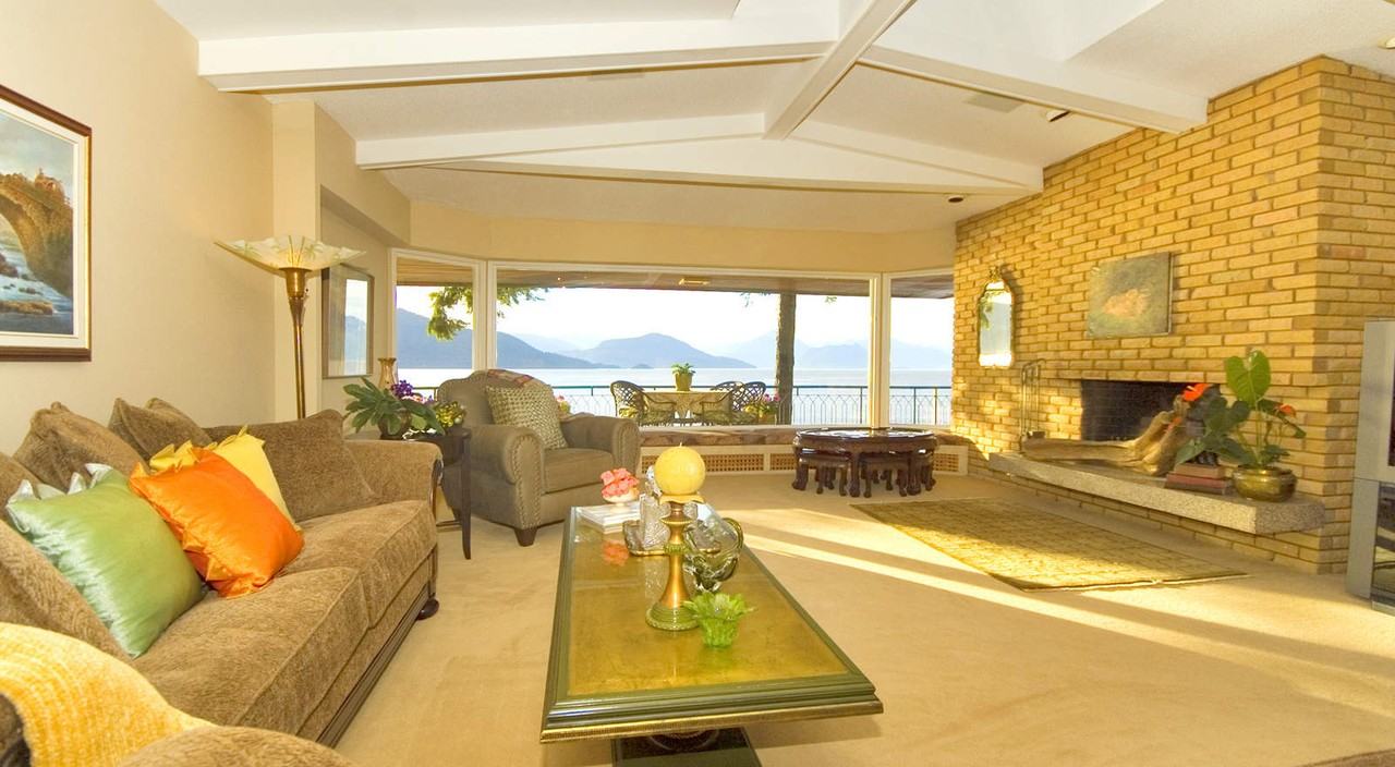 6945 Isleview Rd - Photo 2 of 11