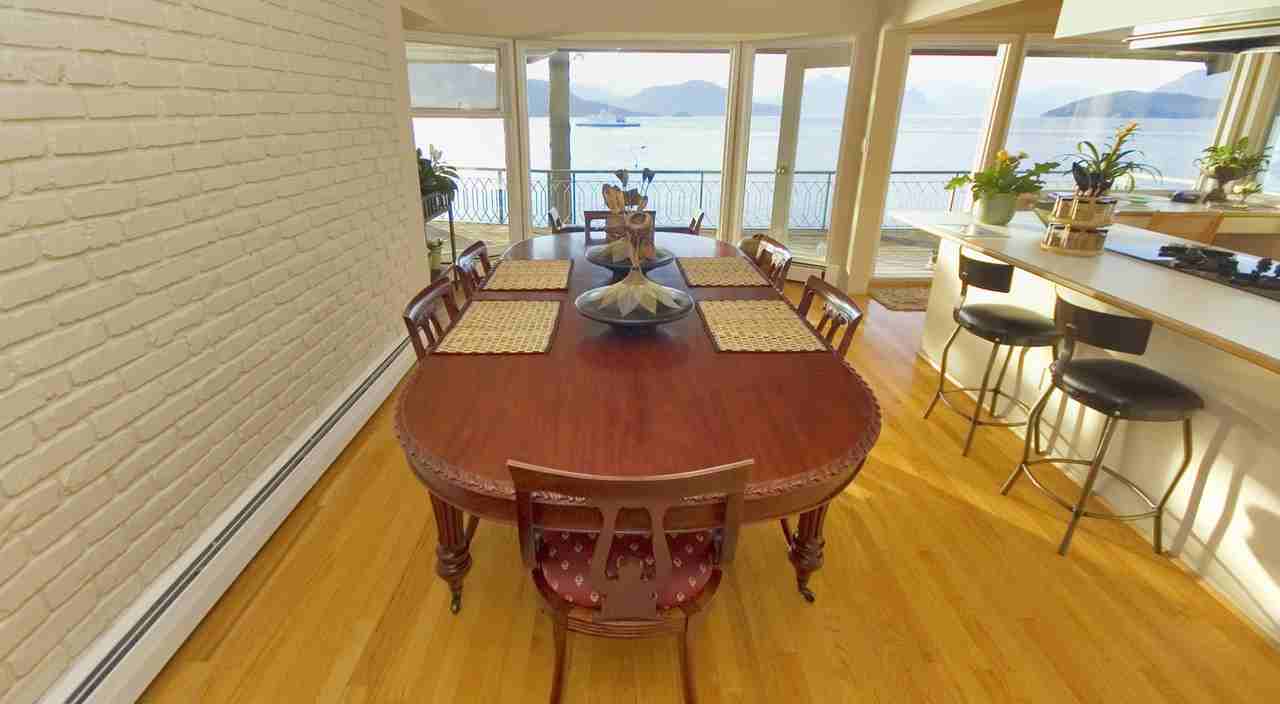 6945 Isleview Rd - Photo 3 of 11