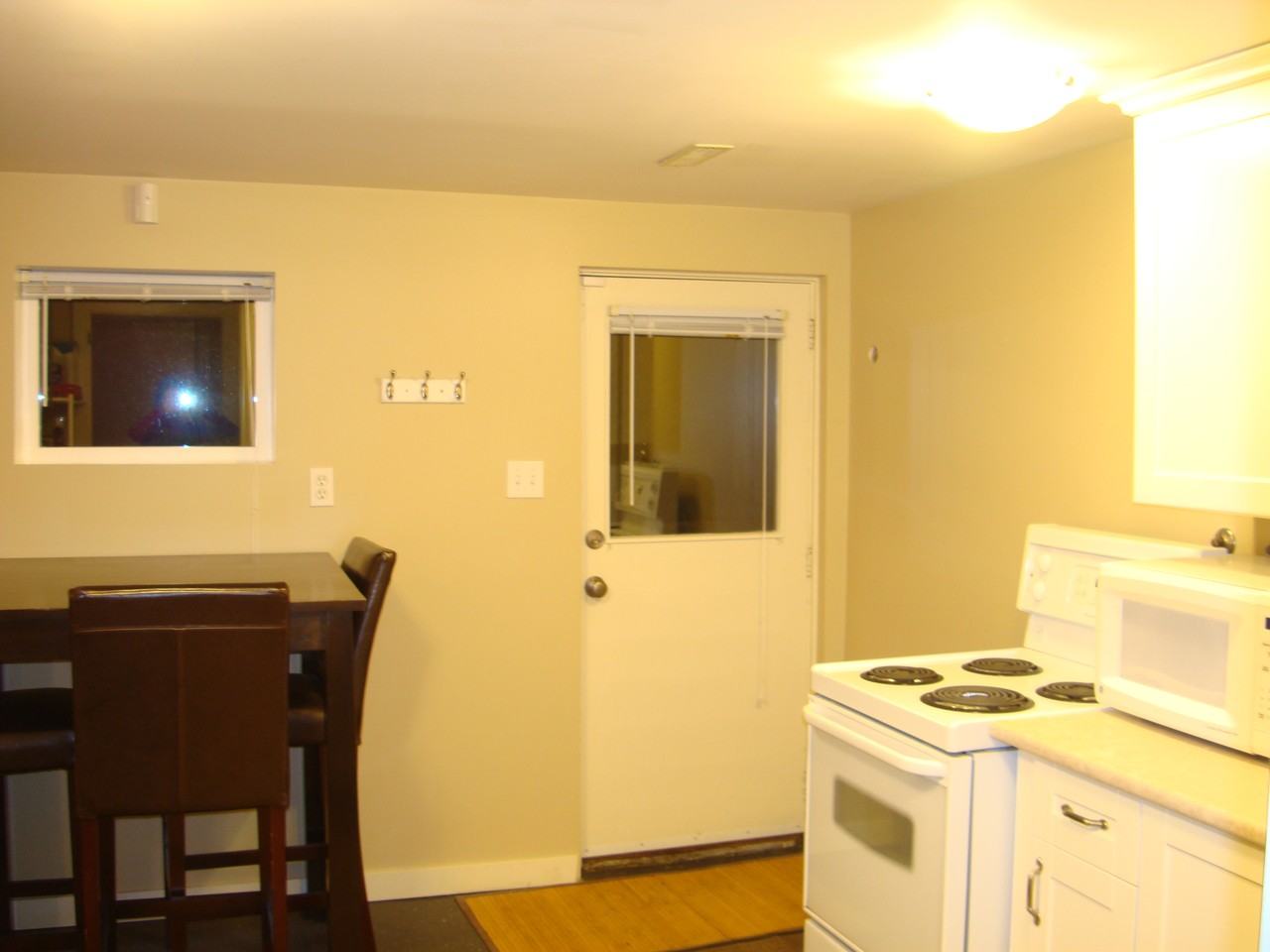 1824 Chandler Ave - Photo 2 of 4