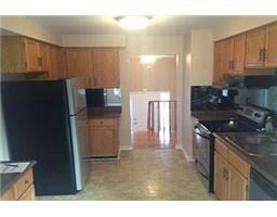 138 Melbourne Dr - Photo 2 of 8