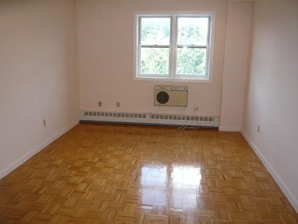 20 Tulsa St 121234 - Photo 2 of 4