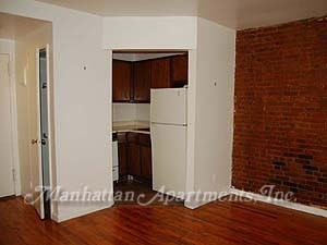 371 S 1st Ave 2A - Photo 3 of 6