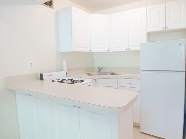 215 E 22nd St 1K - Photo 2 of 3