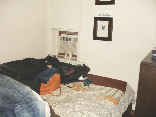 523 Hudson St - Photo 2 of 5