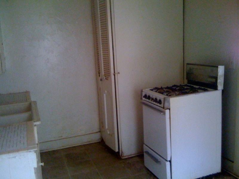 2201 NW 36th St - Photo 2 of 6