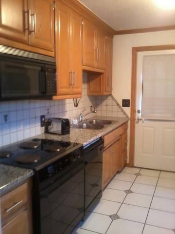 3800 NW 19th St - Photo 3 of 7