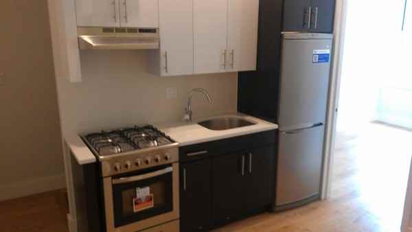 828 N Johns St - Photo 2 of 3