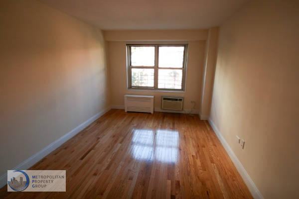 1 W 93rd St 3L - Photo 2 of 5