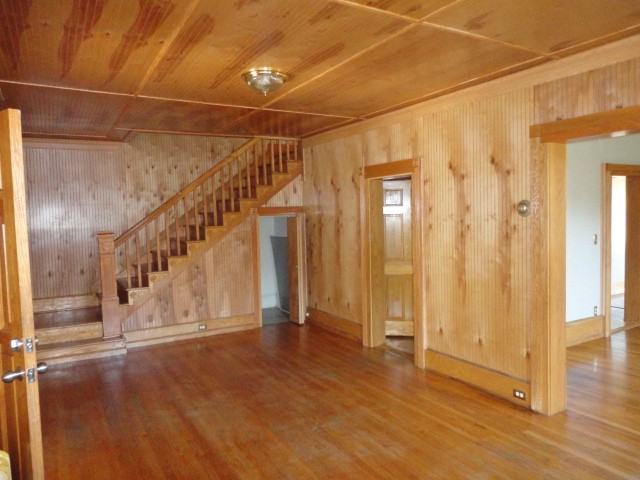 706 Riverland Rd SE - Photo 3 of 8