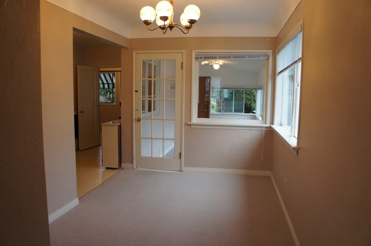 1665 Derby Rd - Photo 3 of 8