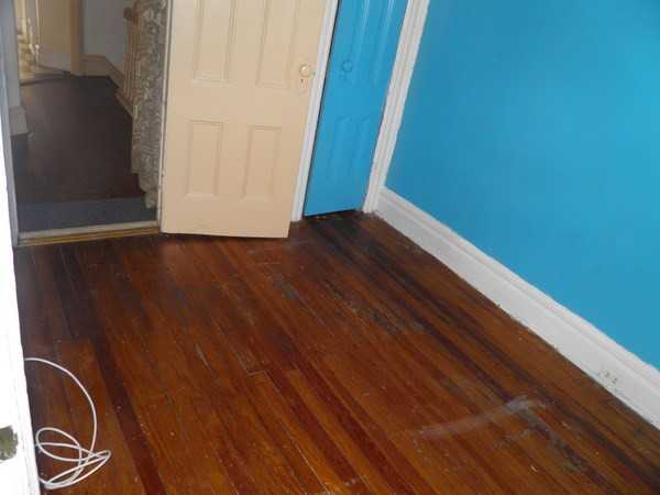 565 54th St - Photo 2 of 9