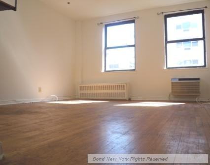 122 E 83rd St - Photo 2 of 4