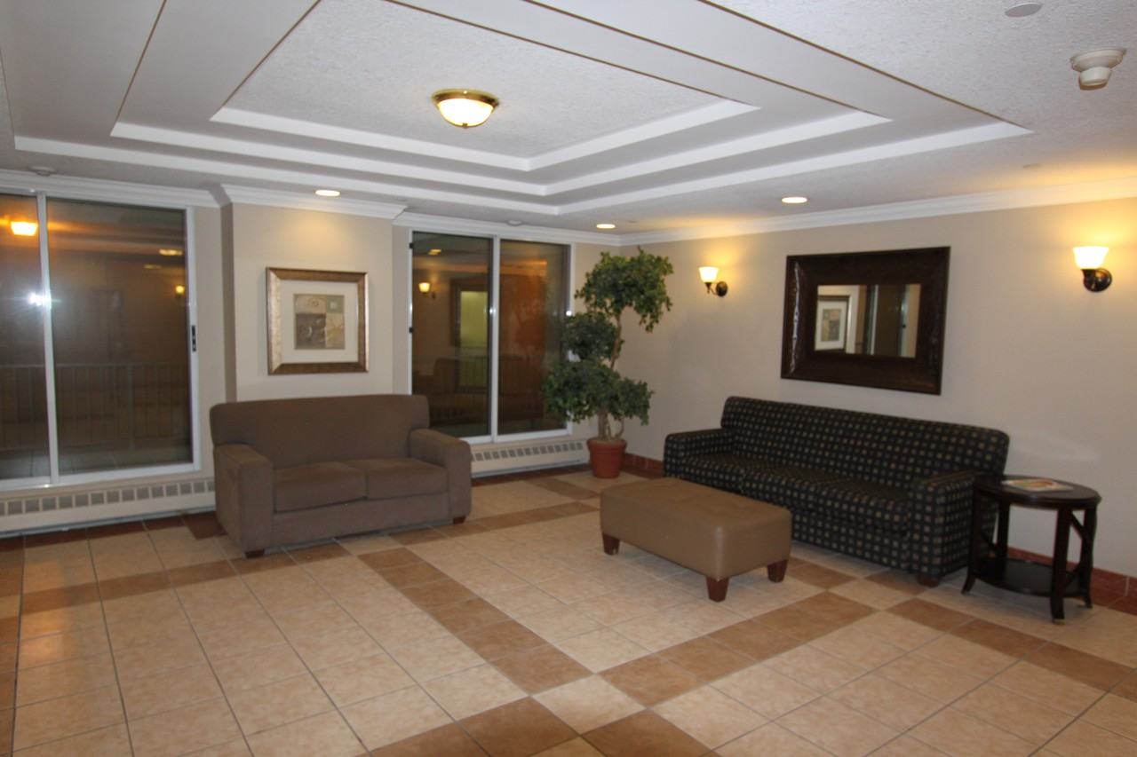 310 Dundas St - Photo 2 of 9