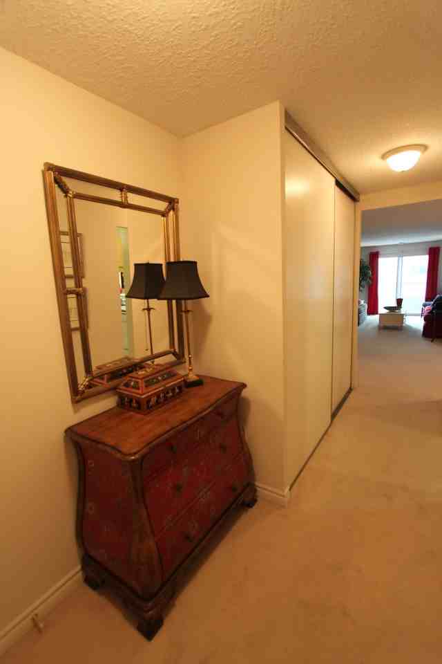 310 Dundas St - Photo 3 of 9