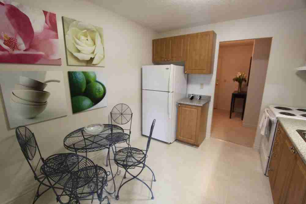 60 Capulet Ln - Photo 3 of 8