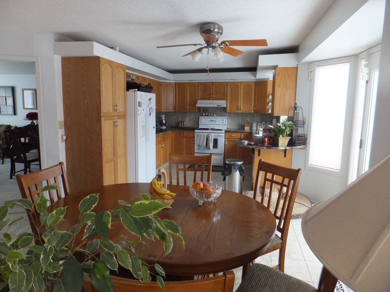 522 Burton Close NW - Photo 2 of 5