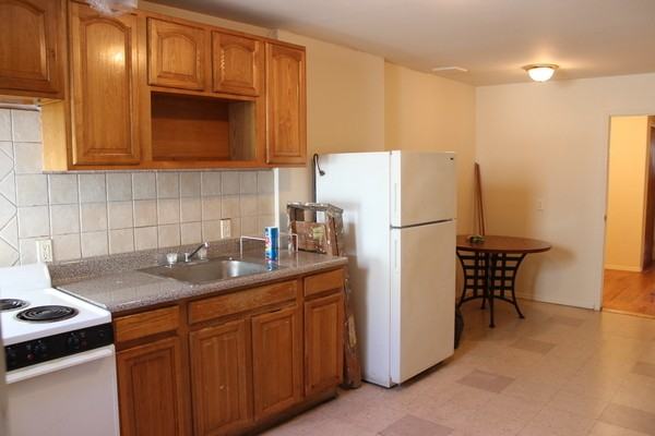 929 Jefferson Ave #4L - Photo 3 of 4