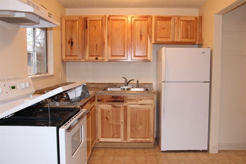 3009 E 33rd St - Photo 3 of 7