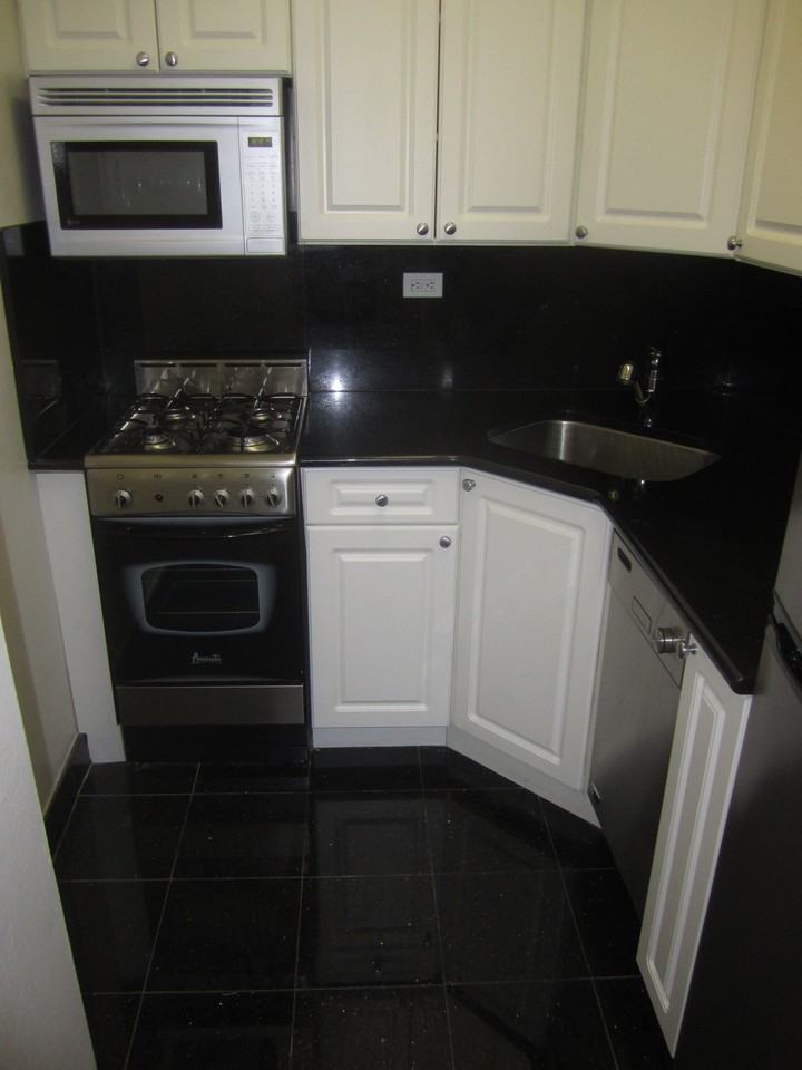 410 W 55th St 15C - Photo 2 of 3