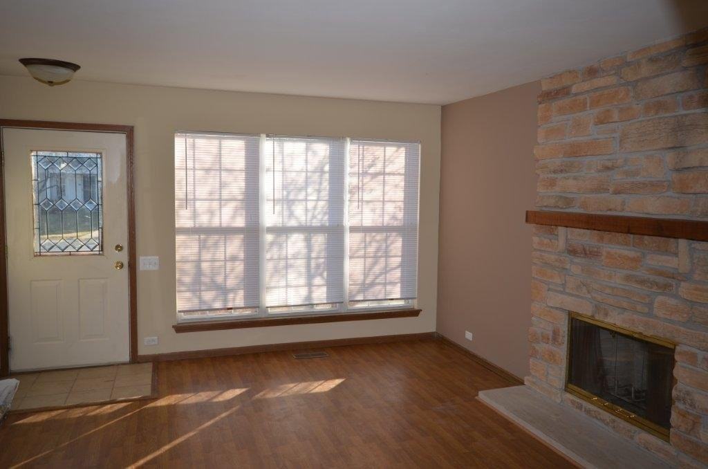 2054 Muirfield Cir - Photo 2 of 8